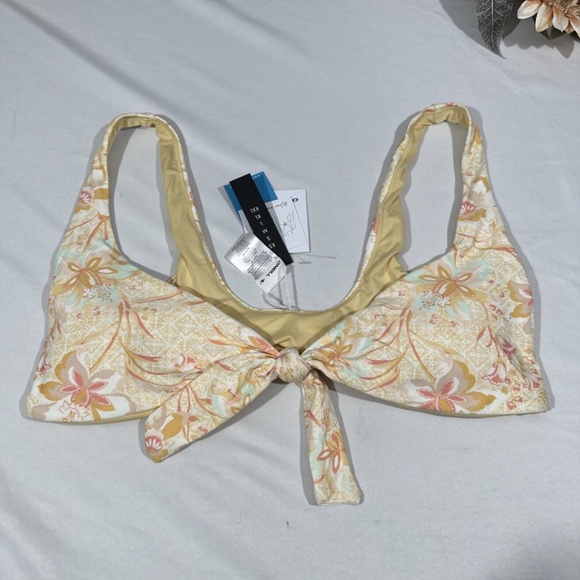 NWT $55 O'Neill [ Medium ] Sydney Mavericks Bikini‎ Top in Straw Yellow - Picture 3 of 15